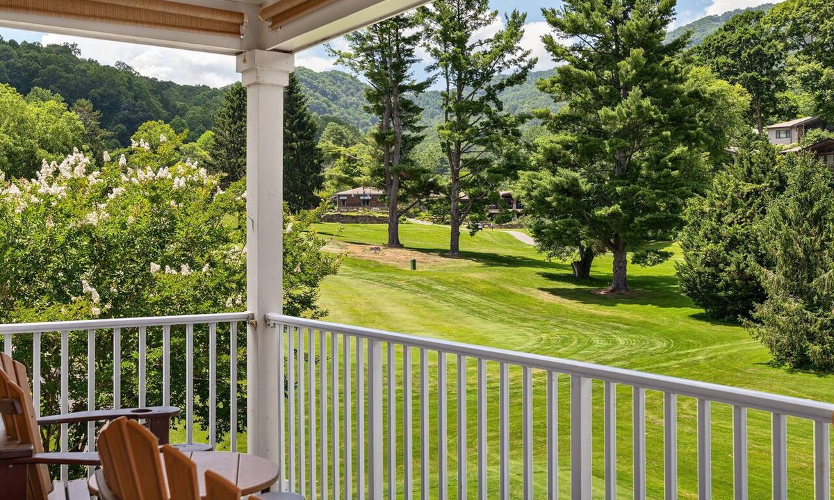 Maggie Valley Condo | 19th Hole 3 Bedroom Condo on the 9th Green