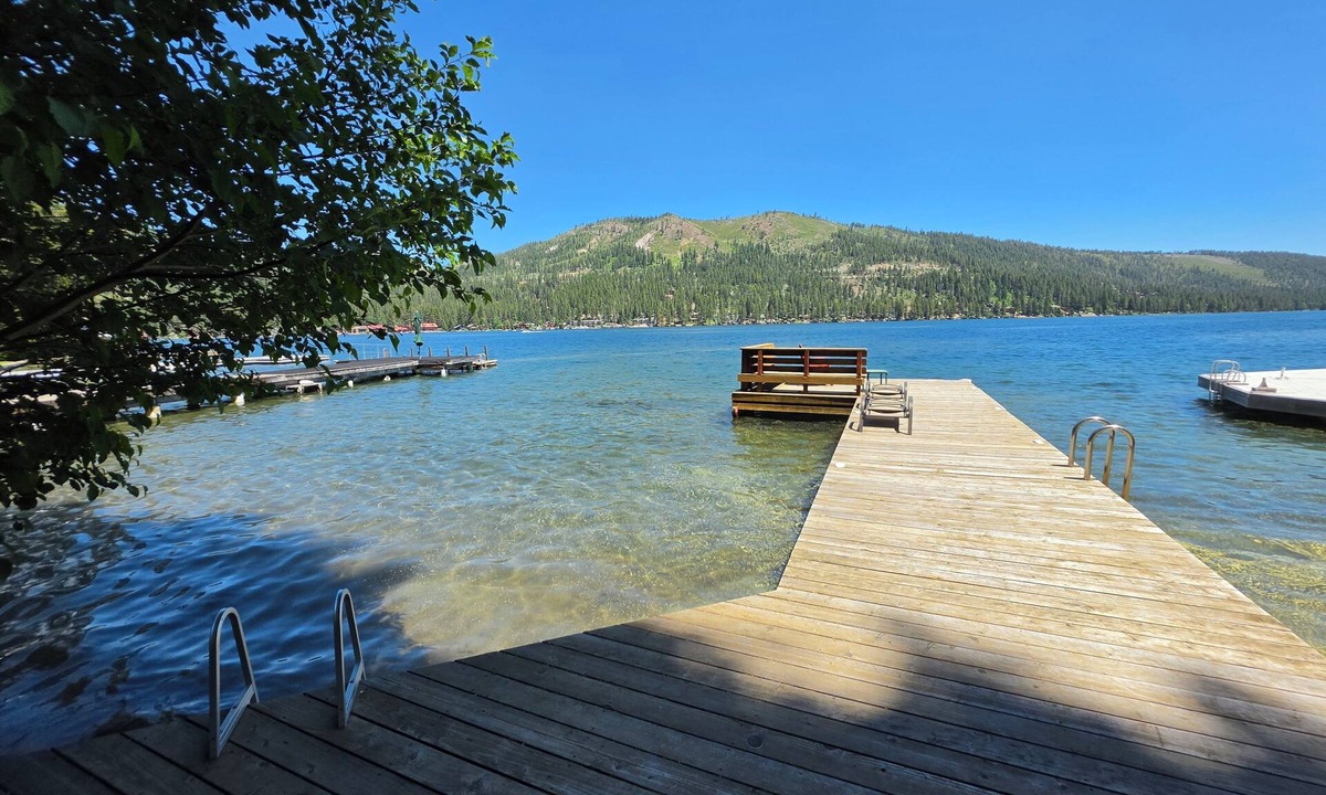 Truckee House | 2 bedroom, 2 bath, sleeps 6. Donner Lakefront with private dock DLR#033