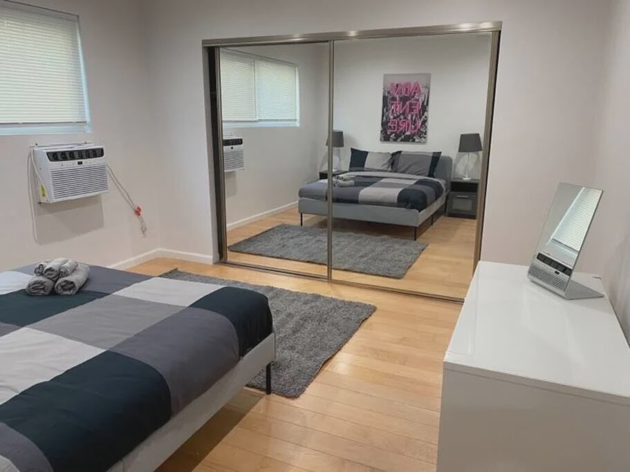 Wilshire Montana Apartment | 2BR Apt Santa Monica by Just Bring Your Toothbrush