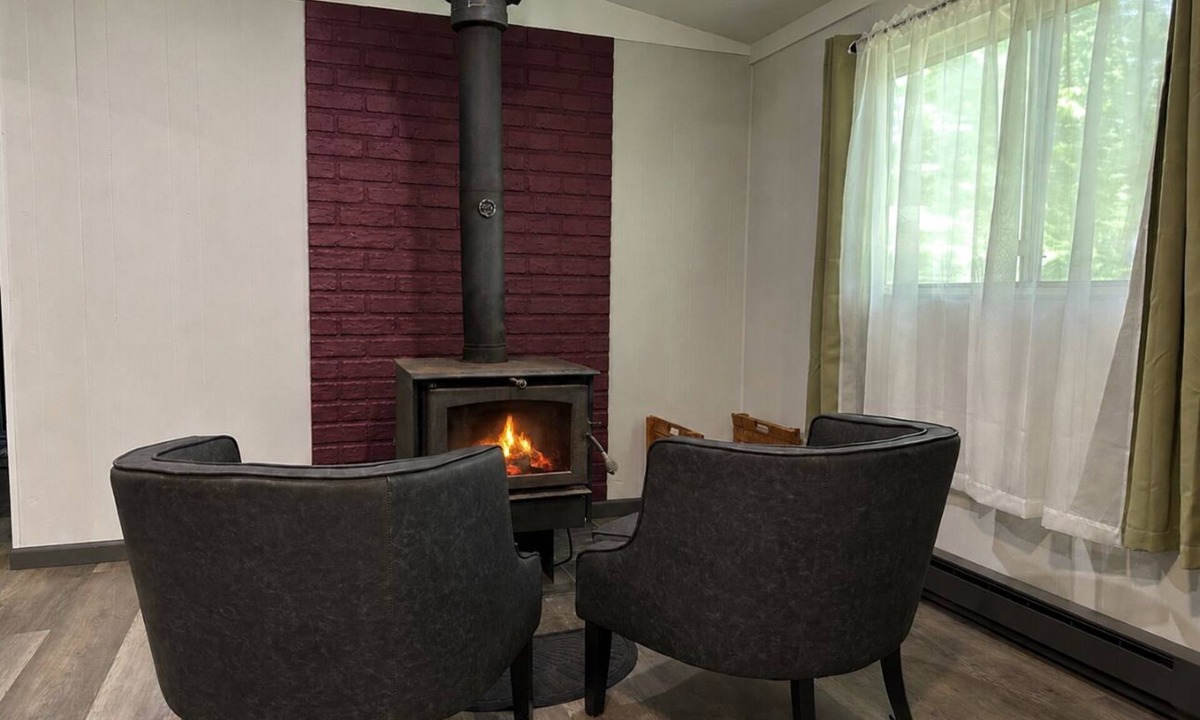 Gladwin House | 3-Bedroom Cabin for rest & retreat