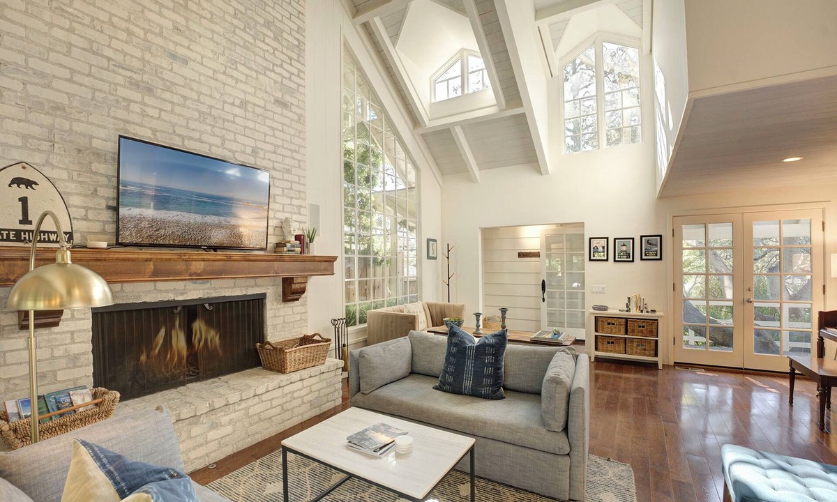 Golden Rectangle House | 3945 SeaDaze - Walk to Downtown Carmel and Beach
