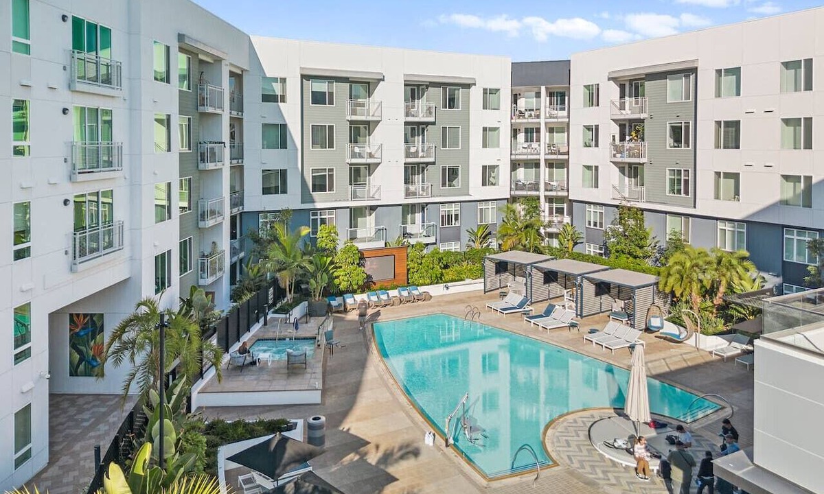 Kearny Mesa Apartment | 3BR Luxe Retreat: Pool & Spa