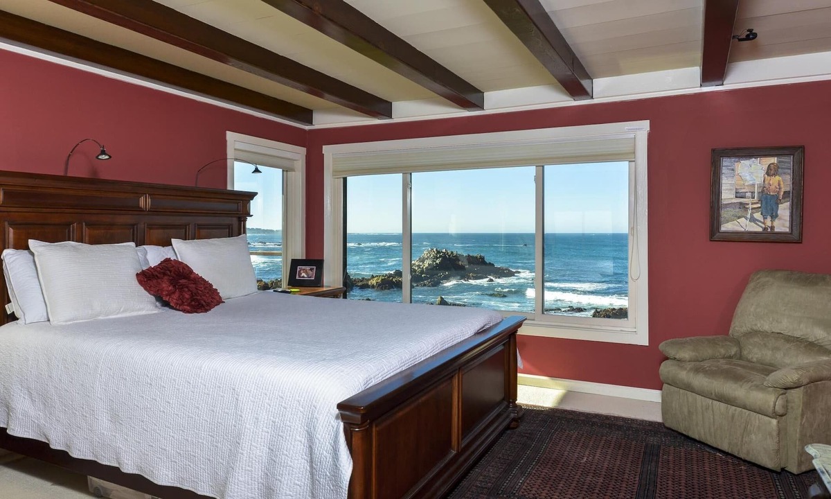 Pacific Grove House | 6-Bedroom Oceanfront Masterpiece in Pacific Grove, CA. From S1500 for 8 guests