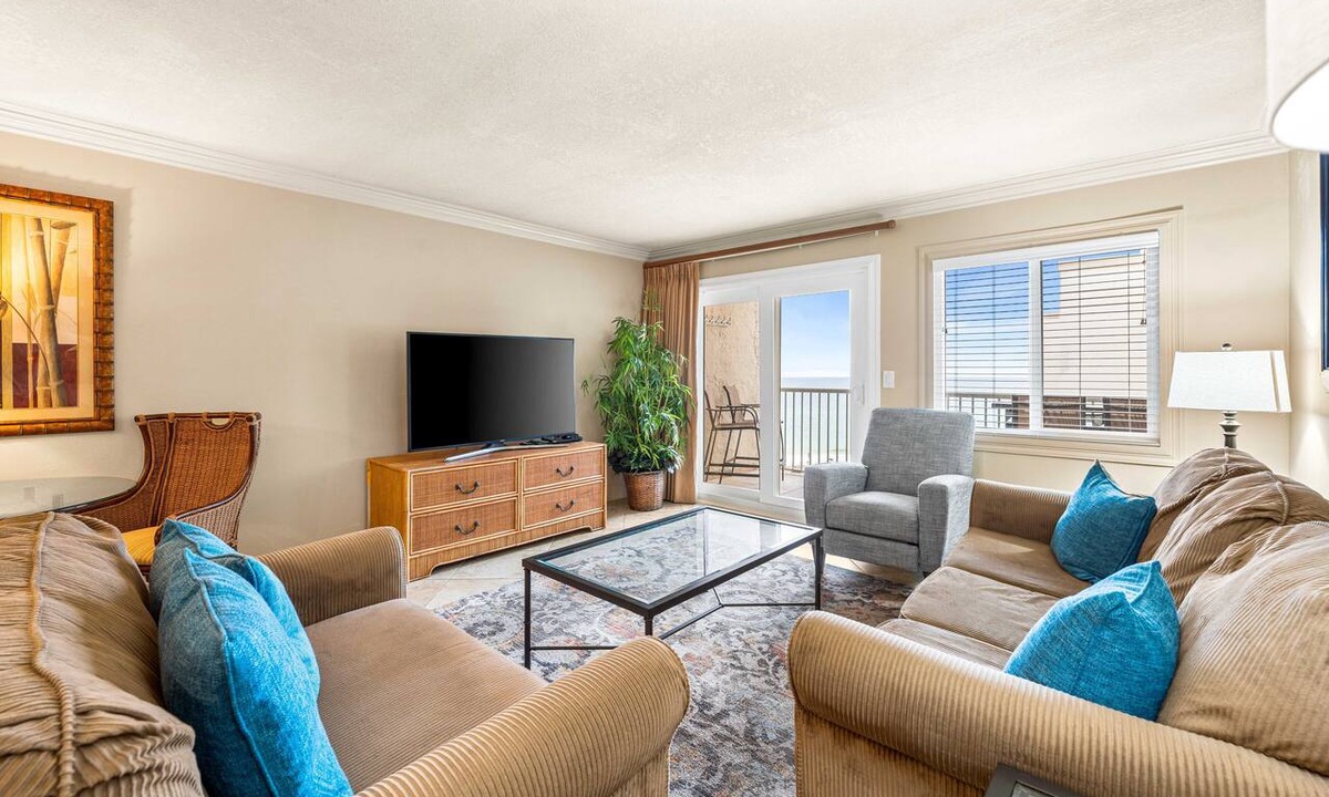 Holiday Isle Condo | 613- Beachfront Condo! Updated with Gorgeous Views & *Free* beach service