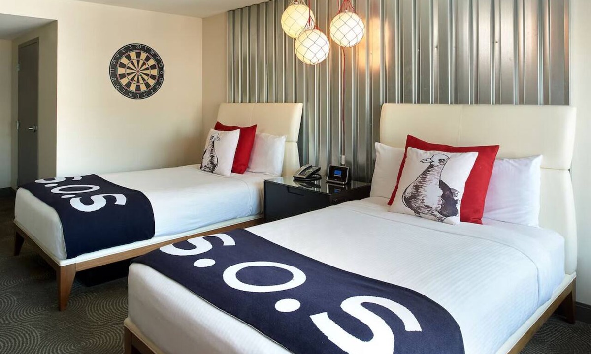Fisherman's Wharf Hotel | Amazing Waterfront Stay - S'mores, Games & Unwinding Views | 2 Family Rooms