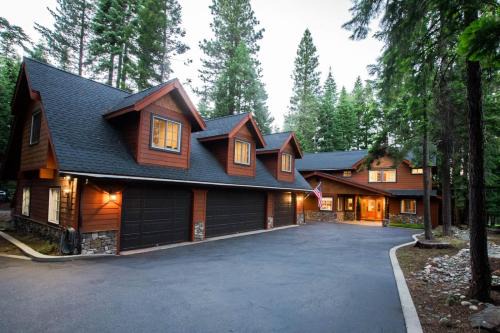 Lake Almanor West House | Basecamp Luxury Lake Almanor Cabin