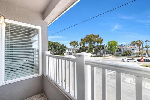 Old Towne Apartment | Beachside 2BR Condo, 2 King Beds , Near Disney