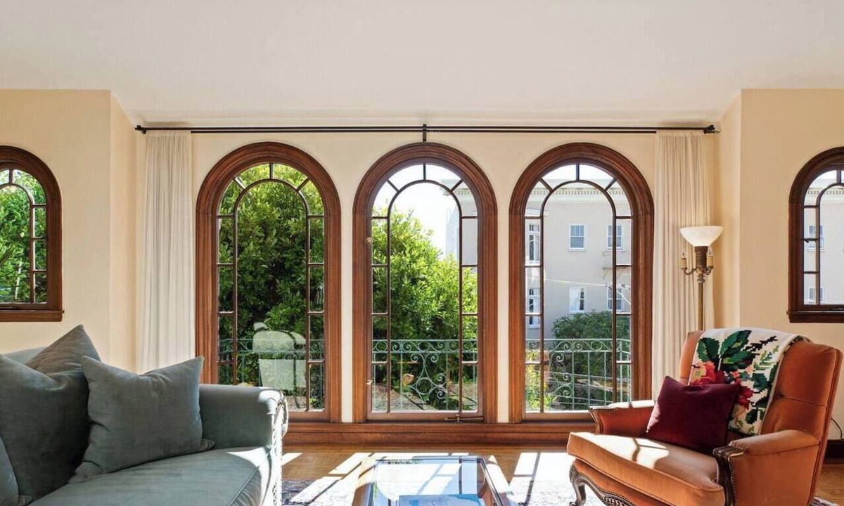 Noe Valley Apartment | Beautifully decorated 2 BD + 2 BA upstairs condo comes with everything you need including high speed wifi, garage parking, lots of sunlight and easy access to public transportation. Truly one of Noe Valley's loveliest places to stay!