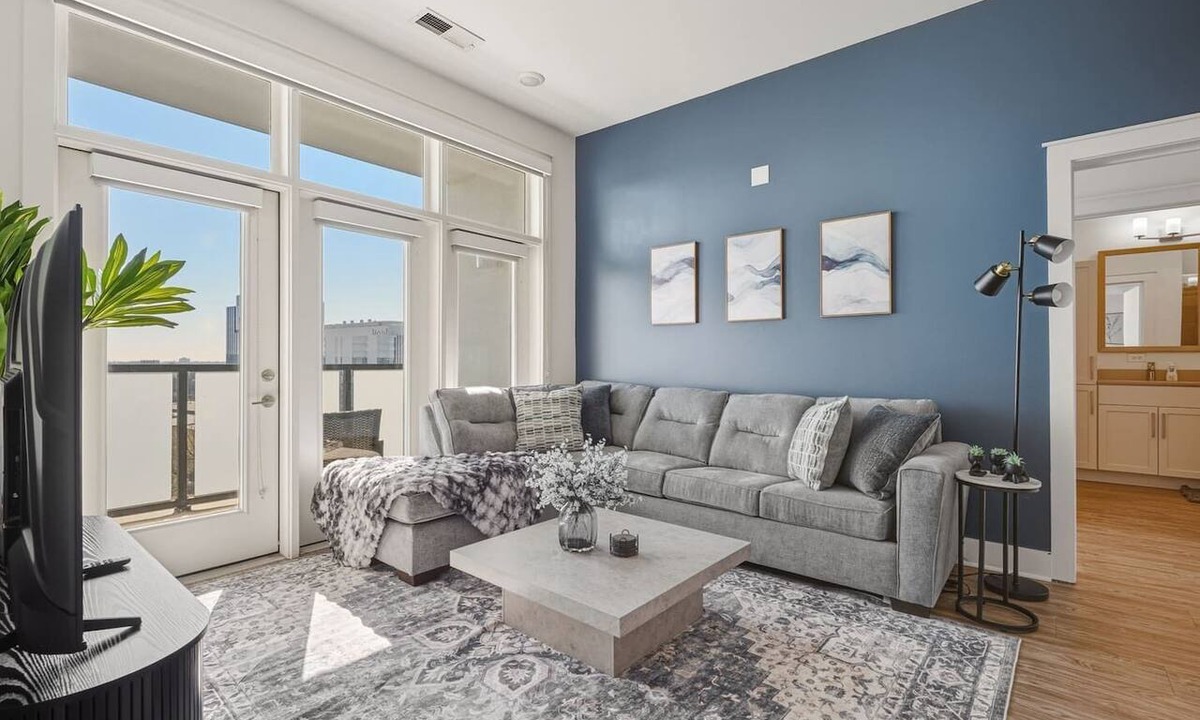 Second Ward Apartment | Blue Haven - Pool, City Views, Free Parking