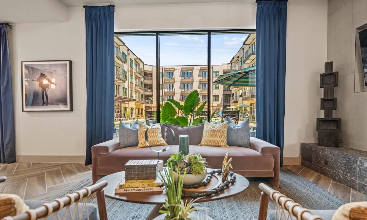 Highland Apartment | Boho Soco 1BR Queen Suite w Gympickleballlaundry