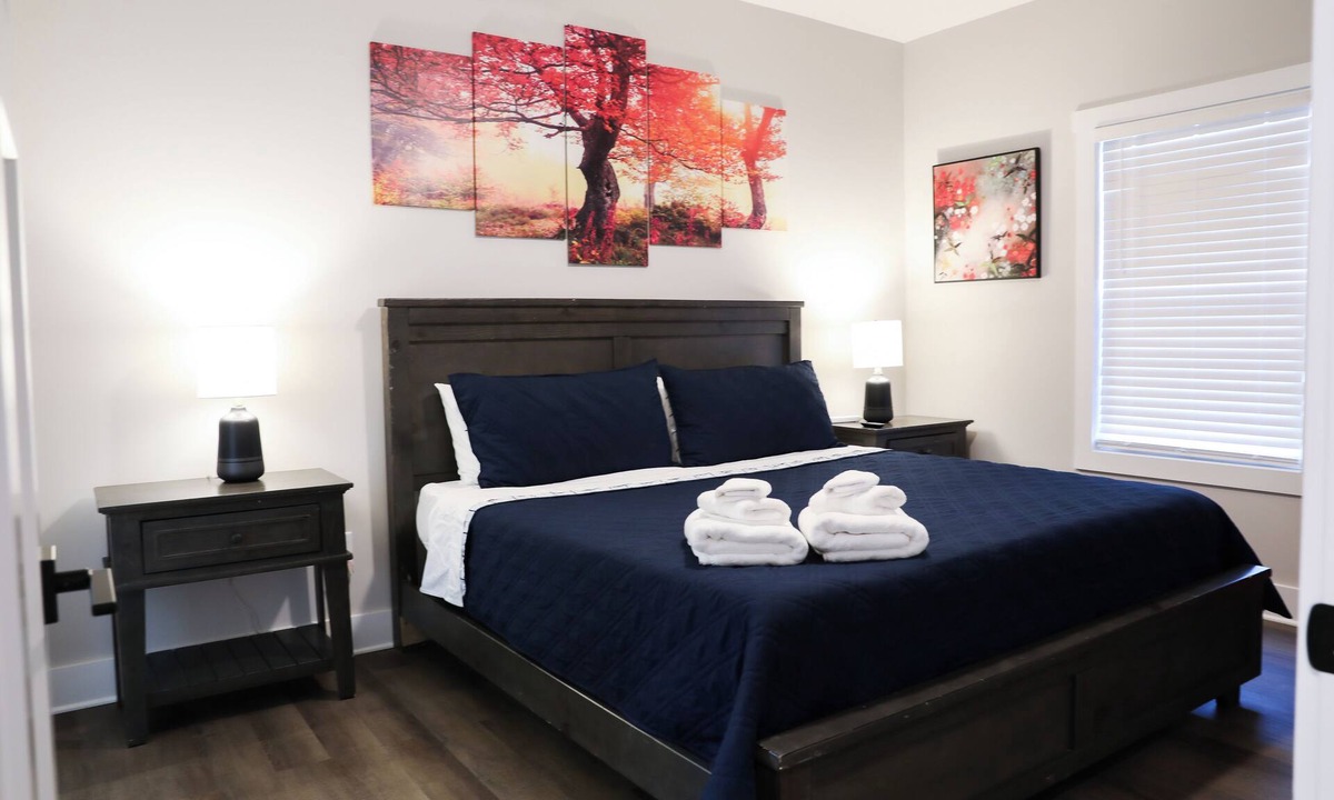Lowell House | Brand-New Modern Lowell Lodge w/Firepit & Fenced Yard