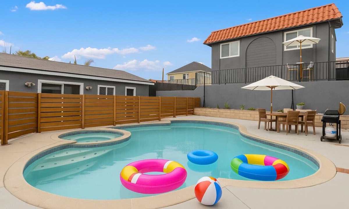 Grant Hill Villa | Bridge|Pool/Spa |Downtown|Freeways|Airport