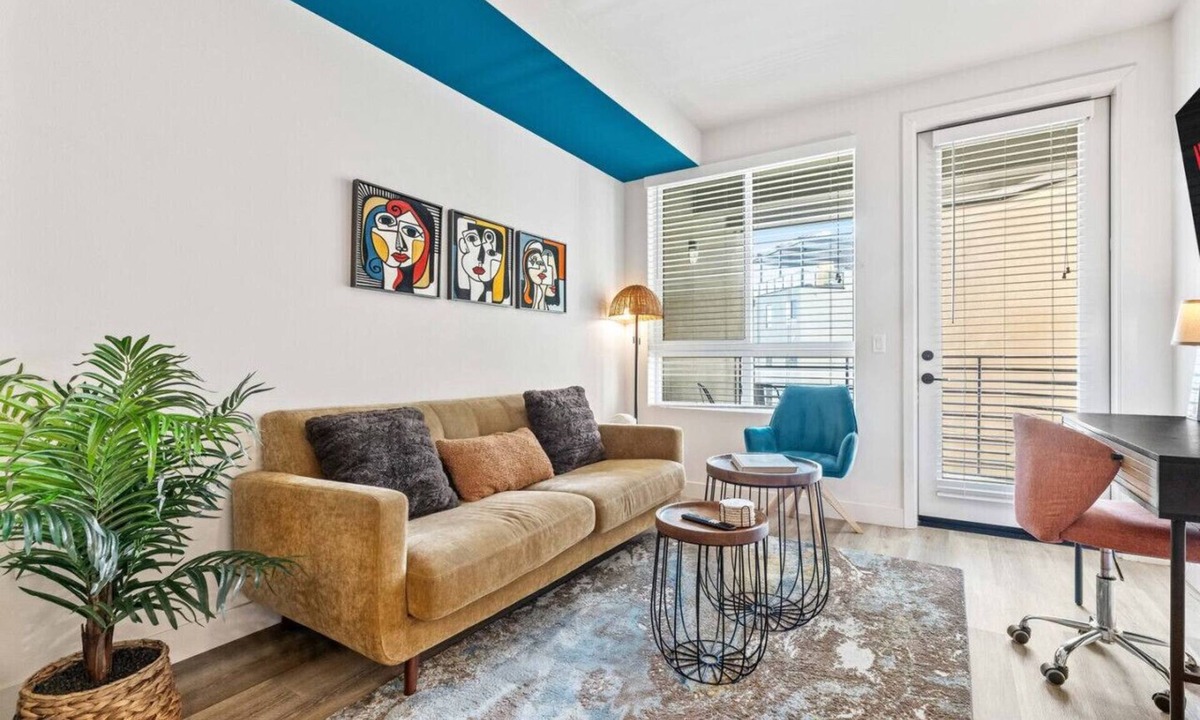 Santa Ana Heights Apartment | Bright & Modern Condo | 1Mi to South Coast Plaza
