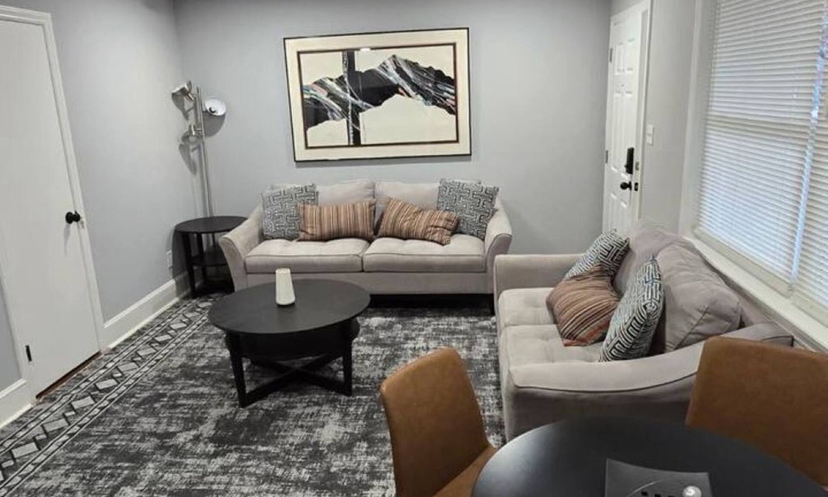 Starmount House | Charlotte Cozy Charm: Cozy Retreat with BBQ Oasis