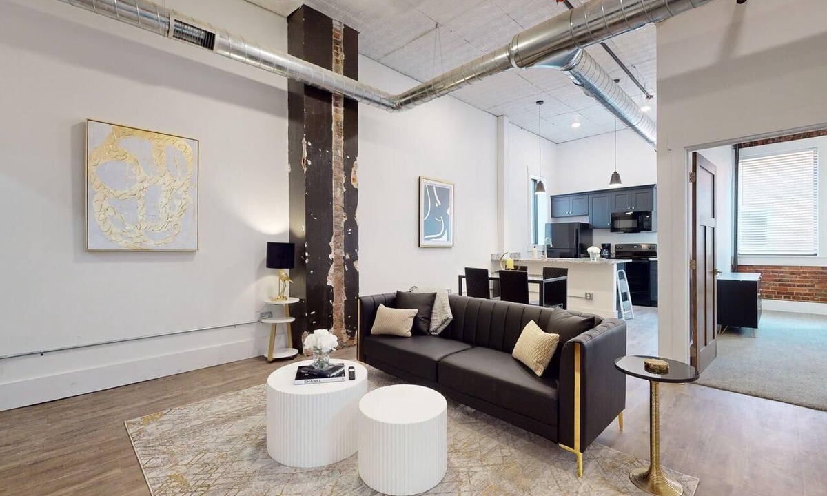 Grand Island Apartment | Charming 2-bedroom apartment in the Historic Downtown Grand Island