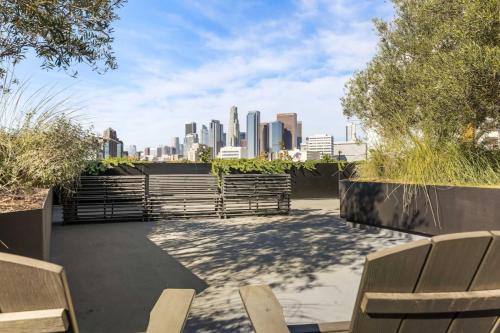 Little Tokyo Apartment | Chic and Cozy Home, Walk to Little Tokyo with Parking