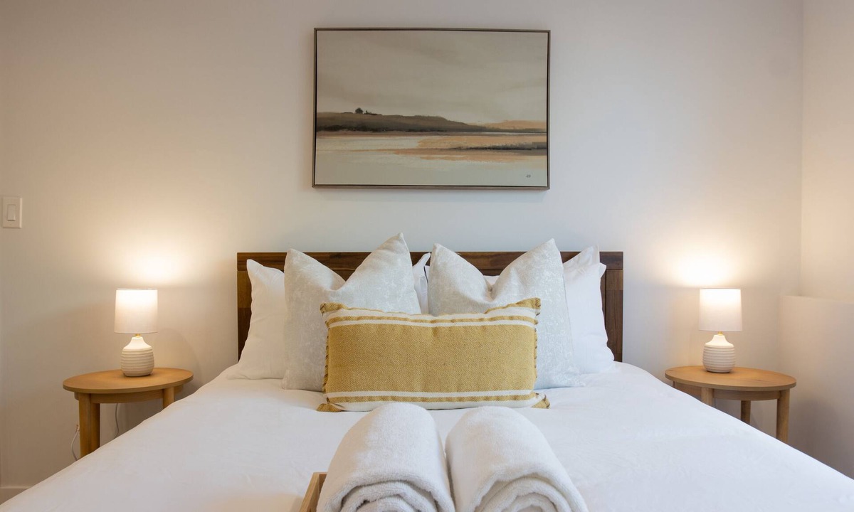 Downtown House | CHIC DESIGNS NEWLY REMODELED 4B/3BA