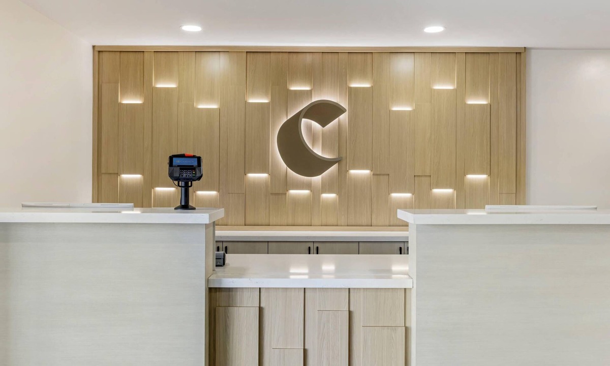 Midway District Hotel | Comfort Inn Sea World Area