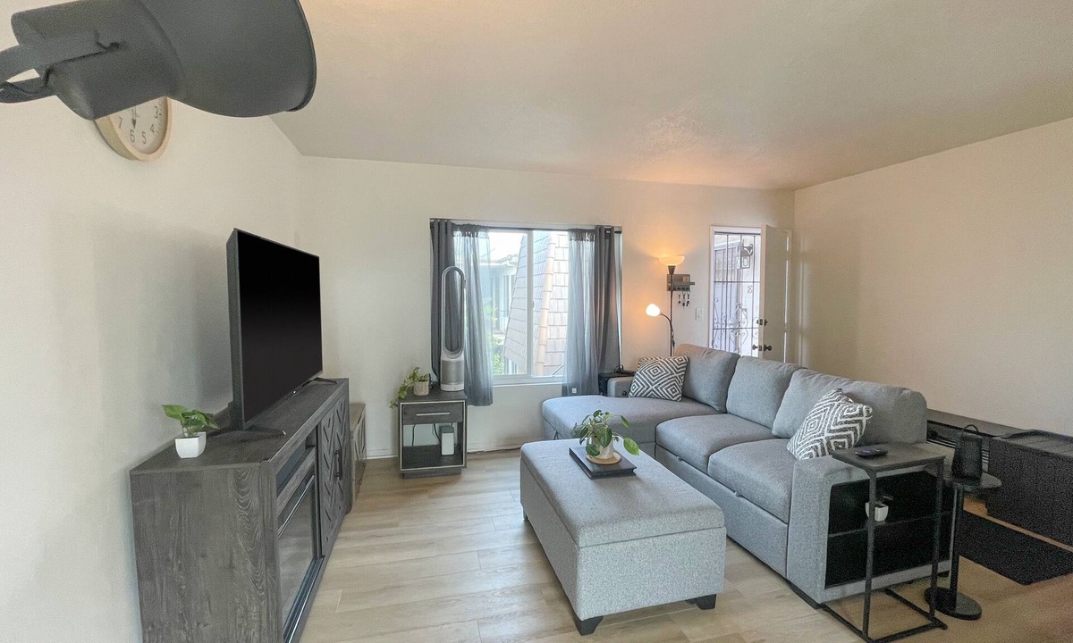 Corridor Condo | Condo in central San Diego, California
