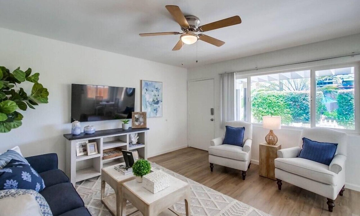 South Mission Beach Condo | Convenient Ground Level * Steps to Ocean * Outdoor Patio