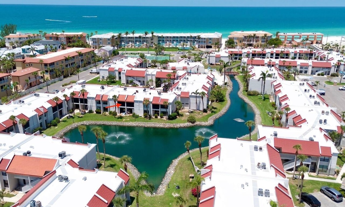 Bradenton Beach Condo | Cozy 2 Bedroom Condo! Private Balcony, Close to Beach