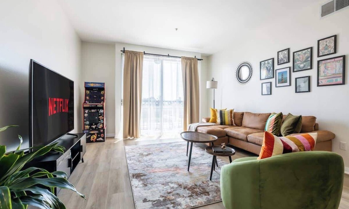 Marina del Rey Bed & Breakfast | Cozy 2BR Escape in MarinaDelRey!Free Parking&Pool