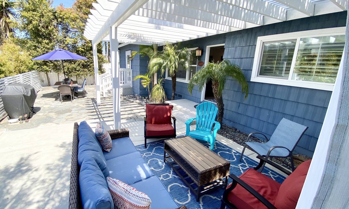 Crown Point House | Crown Point House AC Just 2 Blocks To The Bay!