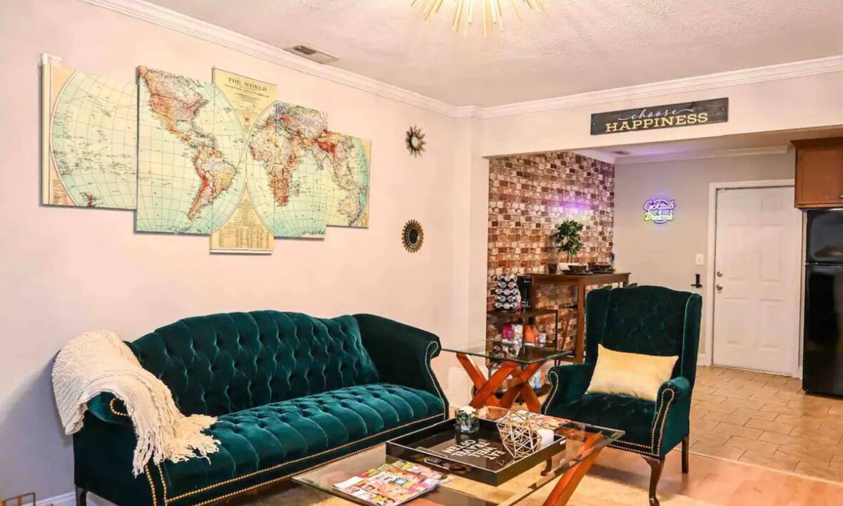 Villa Heights House | Cute Townhome with King & Queen Beds in Plaza Midwood-10 min drive uptown