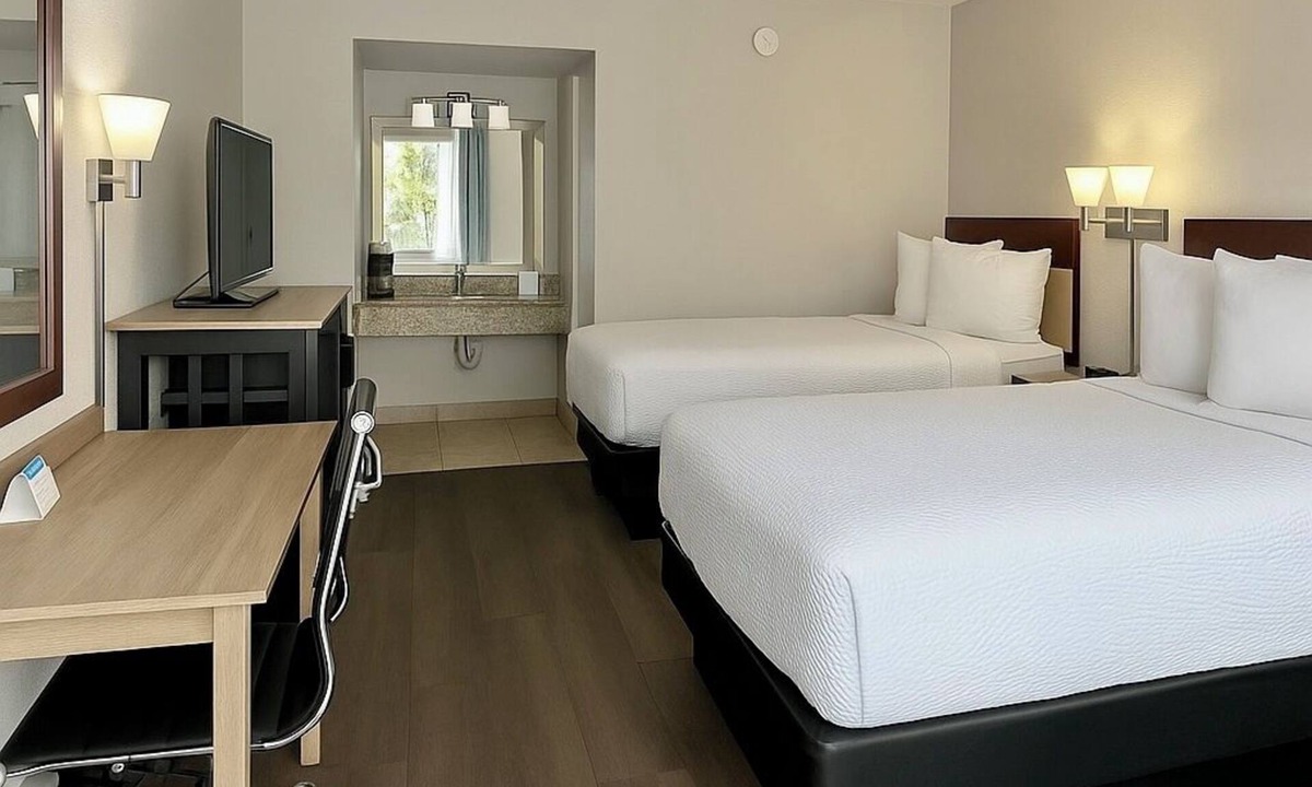 Bradenton Hotel | Days Inn by Wyndham Bradenton I-75