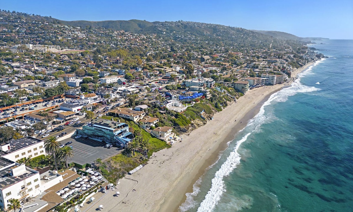 Laguna Beach Condo | Direct Beach access/Ocean View Performing Arts Haven