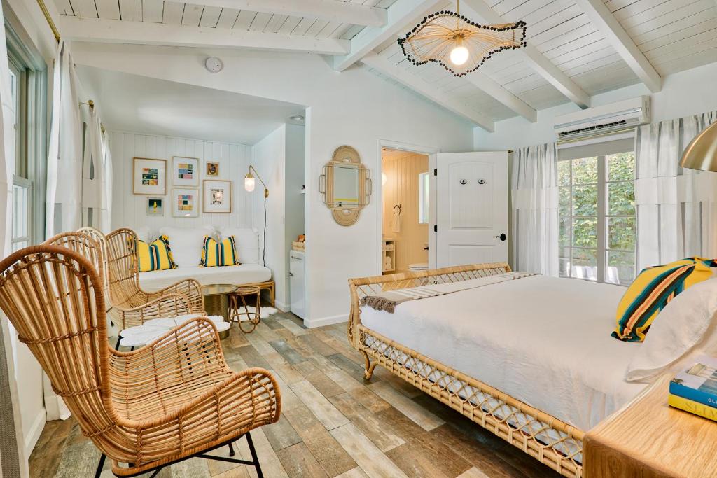 Deepwell Estates Hotel | Dive Palm Springs Hotel - 21 & Over