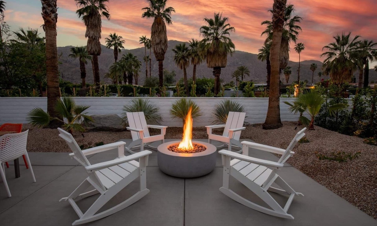 Warm Sands House | Downtown Mid Mod - Warm Sands - Special Spring & Summer Rates Now In Effect