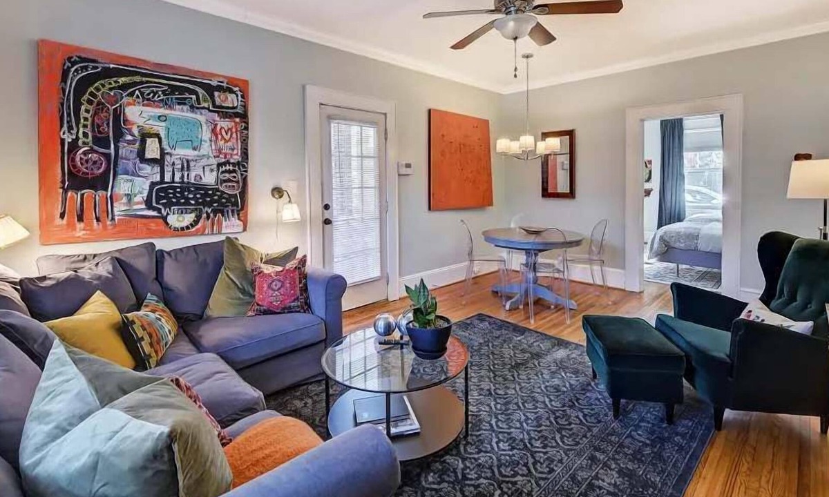 Dilworth Apartment | Entire 4-Unit in Dilworth | 8 Beds | near Uptown
