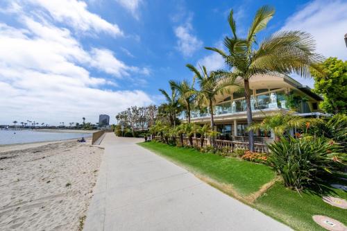 Crown Point House | Family Luxurious Waterfront Escape