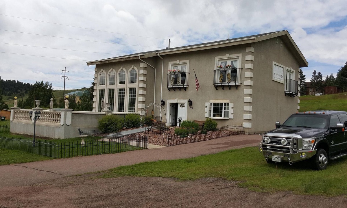 Cripple Creek House | FIRST CLASS: SilverHouse Downtown Cripple Creek
