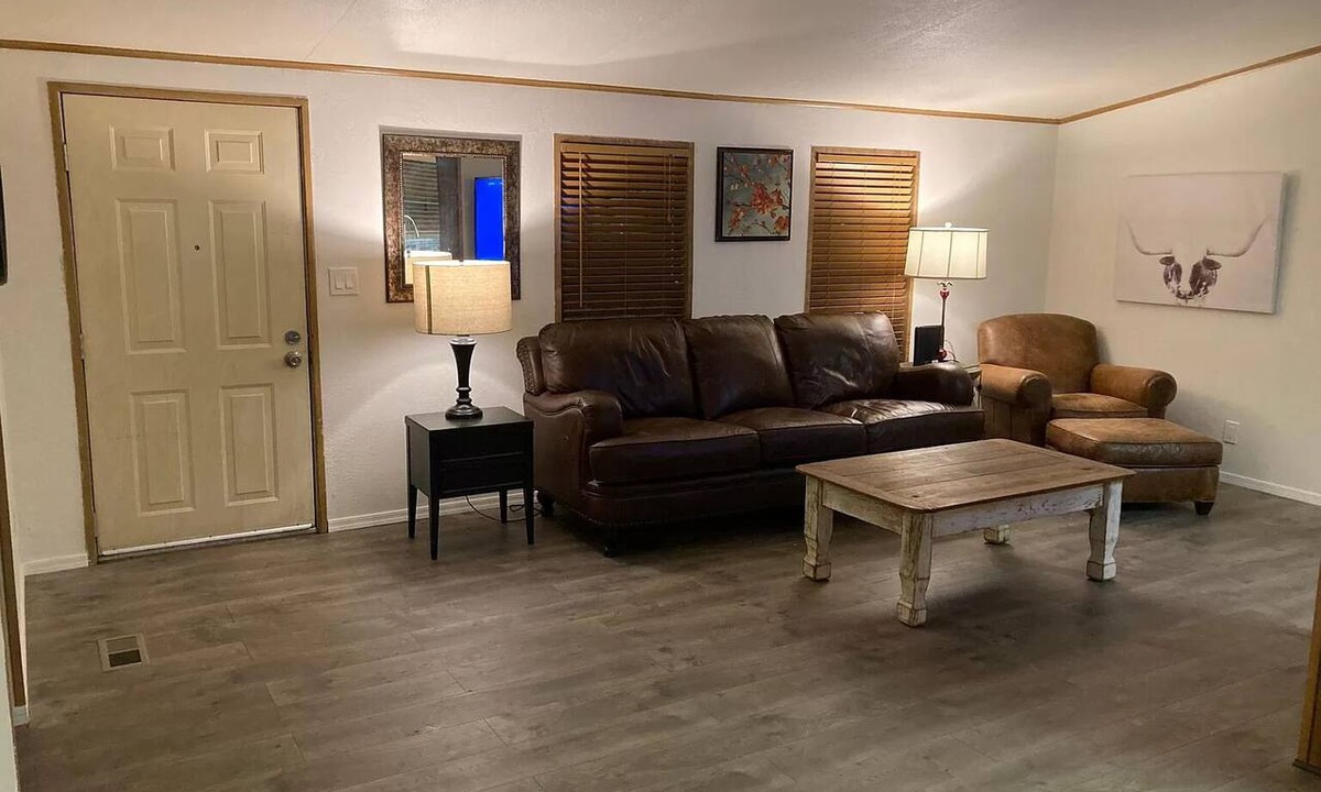 Laughlin House | Fun Rustic 2/2 Single level in a great community.
