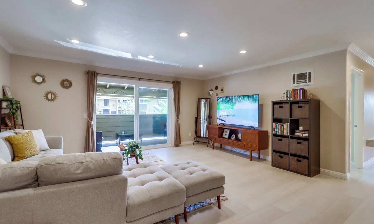 Chula Vista Condo | Garage, King, Crib, Pool & Hot Tub, 3BR/2BTH