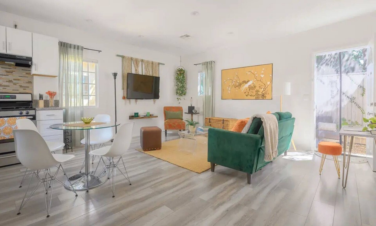 Atwater Village House | Gated 2BD/2BA Designer Home w/Parking・Yard・Family Park・DTLA & MAJOR INTERNATIONAL SPORTING EVENT & Silverlake