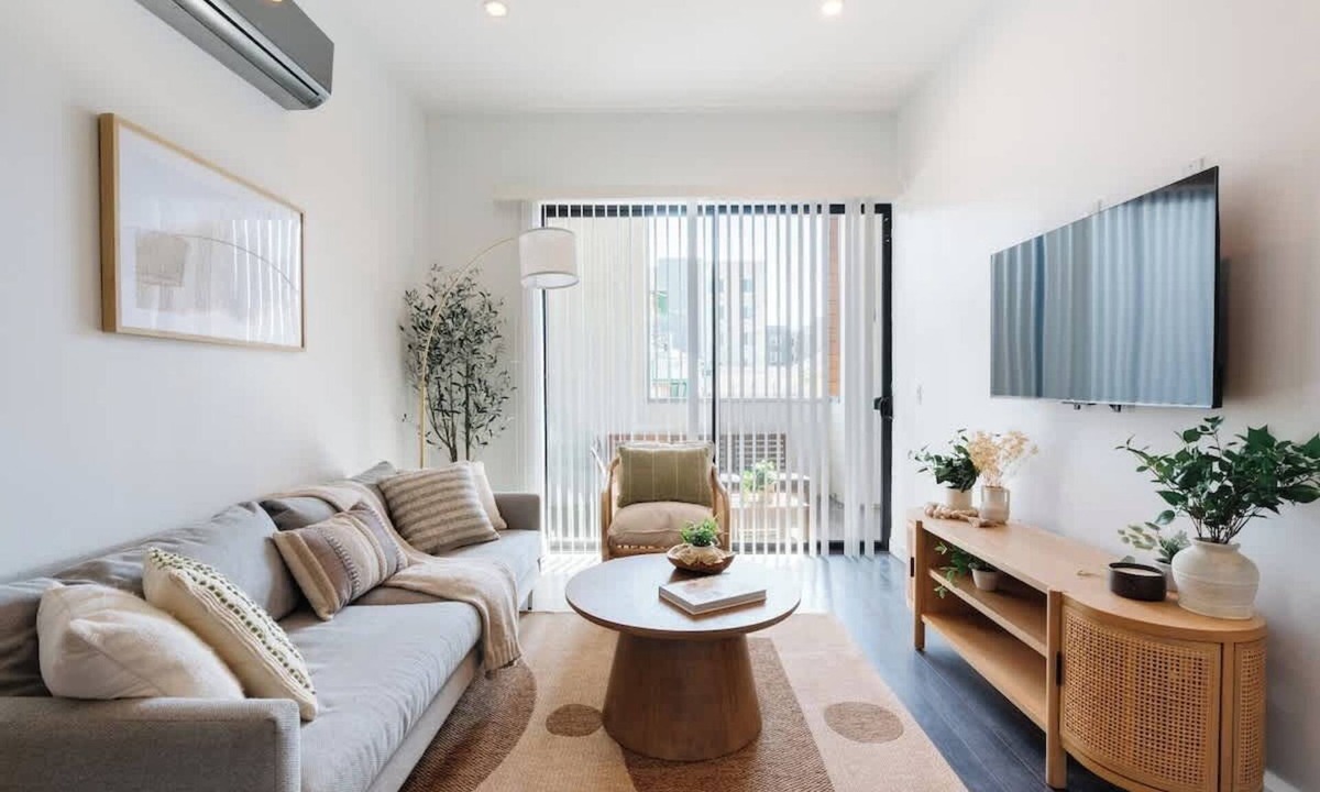Little Italy Apartment | Glamorous Central Gem w/Patio | Walk Everywhere