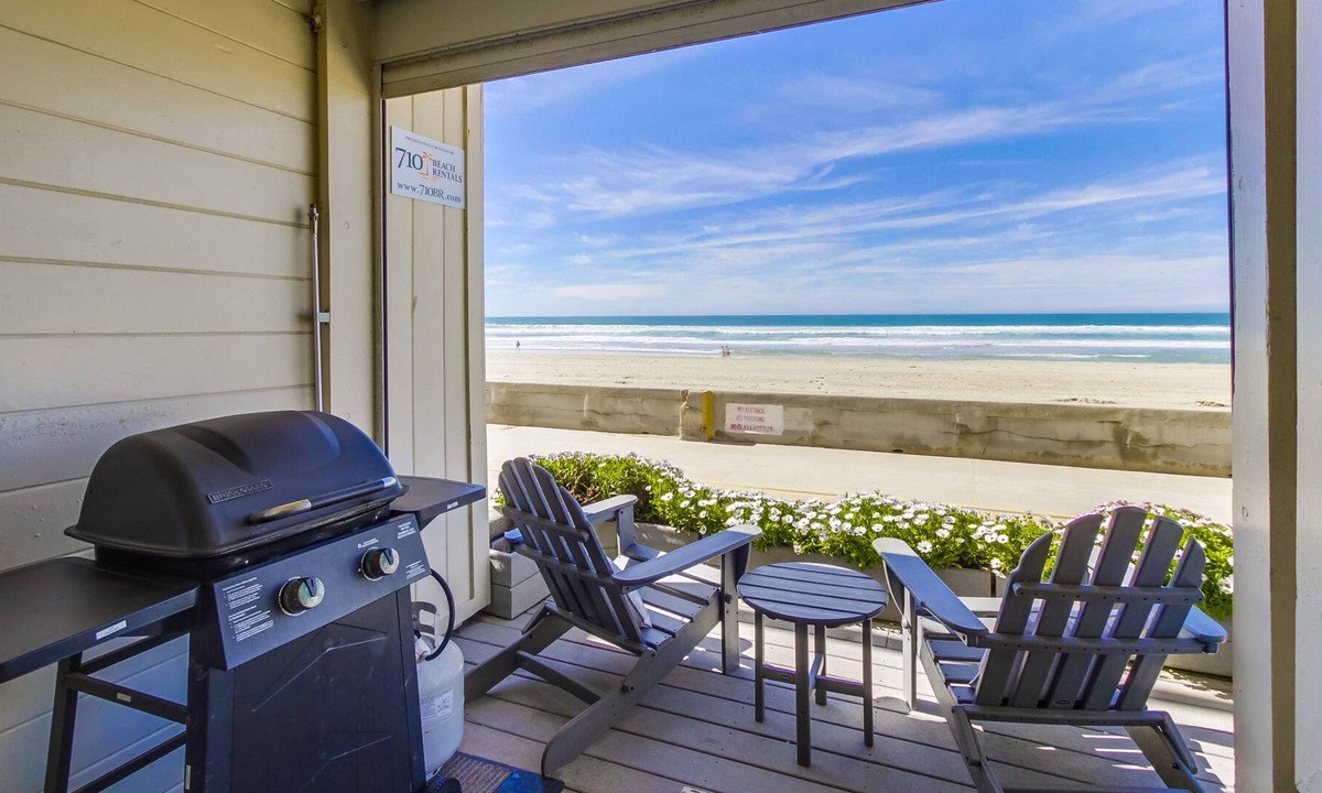 Mission Beach Condo | Ground-Floor Beachfront Home w/Deck, Gas Grill, Electric Fireplace, Washer/Dryer
