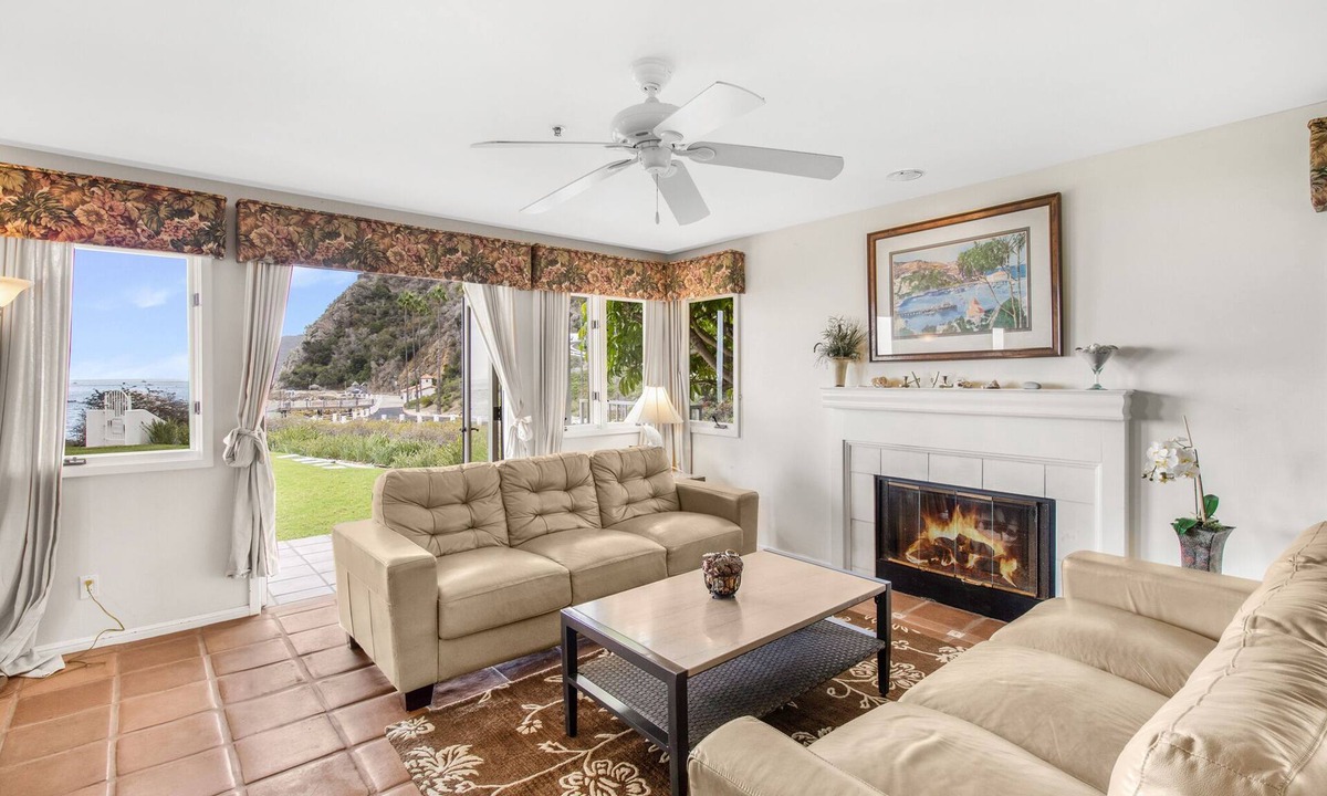 Avalon Condo | H1063: 2B 2B Villa + No Steps + OCEAN VIEWS + Cart + Fireplace