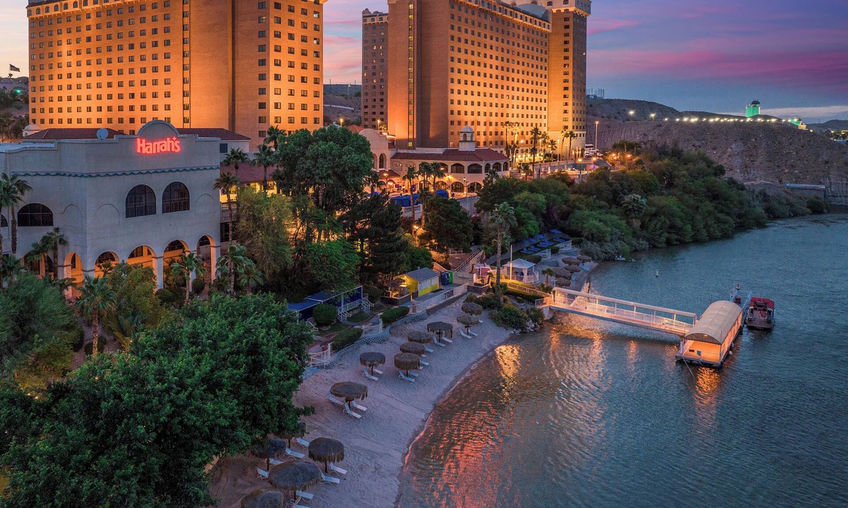 Laughlin Resort | Harrah’s Laughlin Beach Resort & Casino - A Caesars Rewards Destination