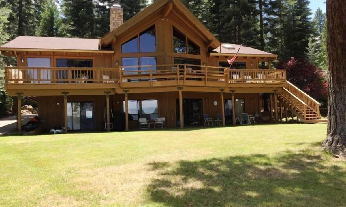 Lake Almanor West House | Hilder, West in Lake Almanor West, CA