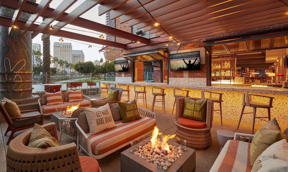 Pacific Terrace Hotel | Hilton San Diego Gaslamp Quarter