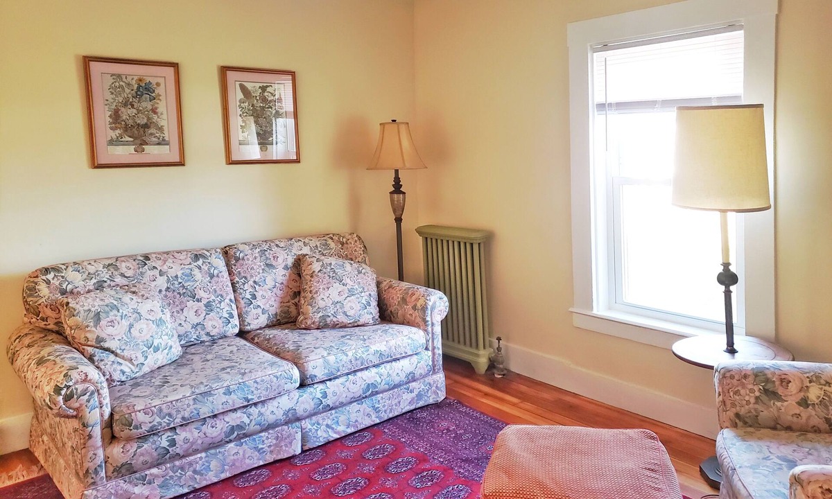 Northampton Apartment | Historic downtown apartment. Unscented products and sustainability practices.