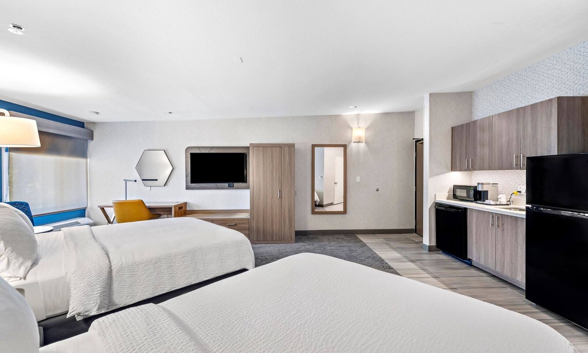 La Mesa Hotel | Holiday Inn Express La Mesa Near SDSU by IHG