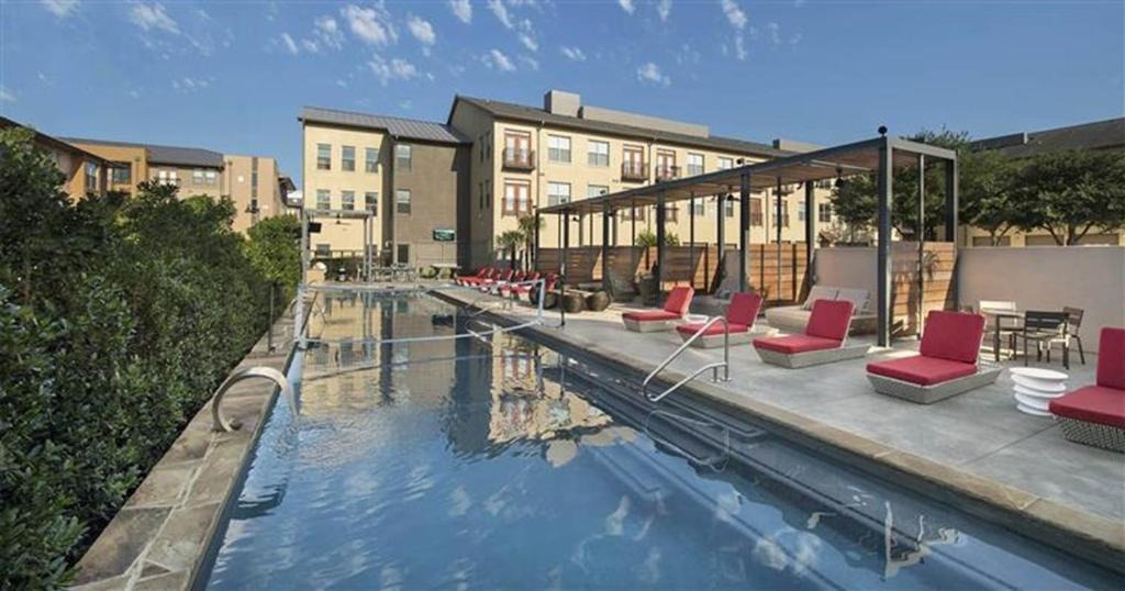 Plano Apartment | Home away from home Walkable Legacy West King Bed, Pool & Gym