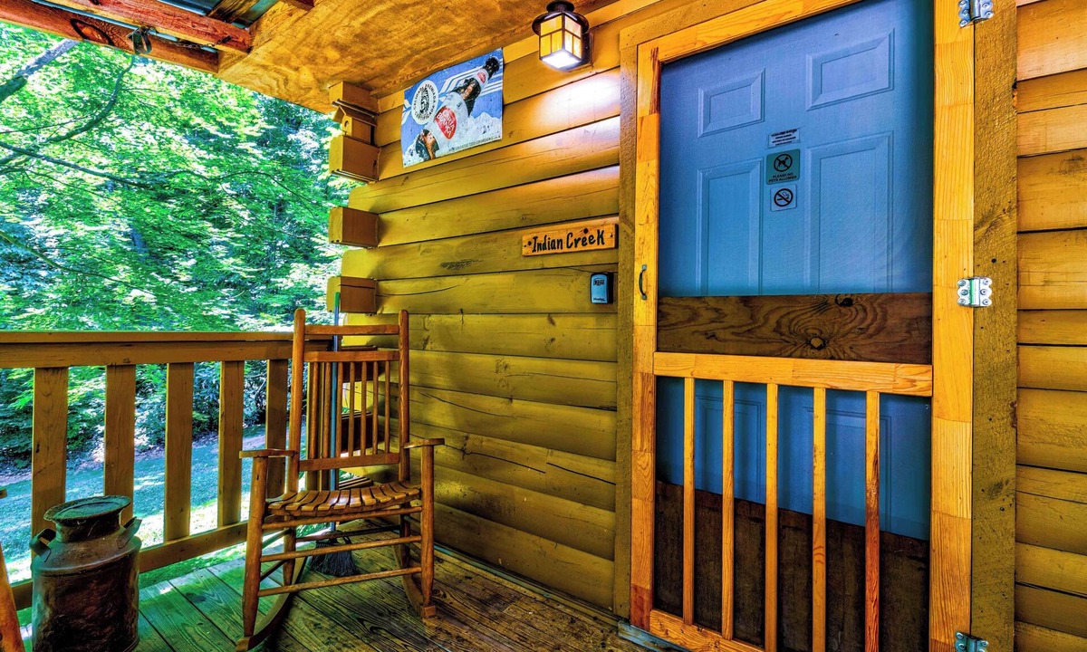Cherokee Cabin | Indian Creek Cabin at Ponderosa
