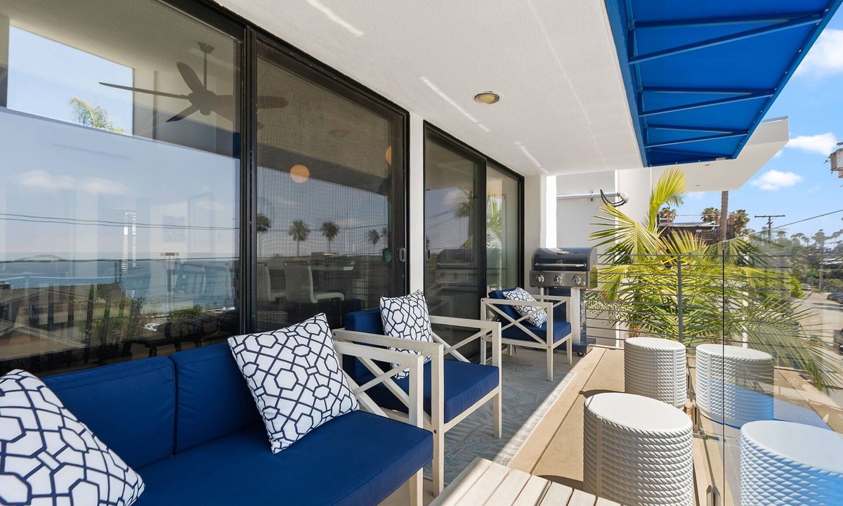Beach Barber Tract Condo | LaJolla whole Beach house spa and ocean view.