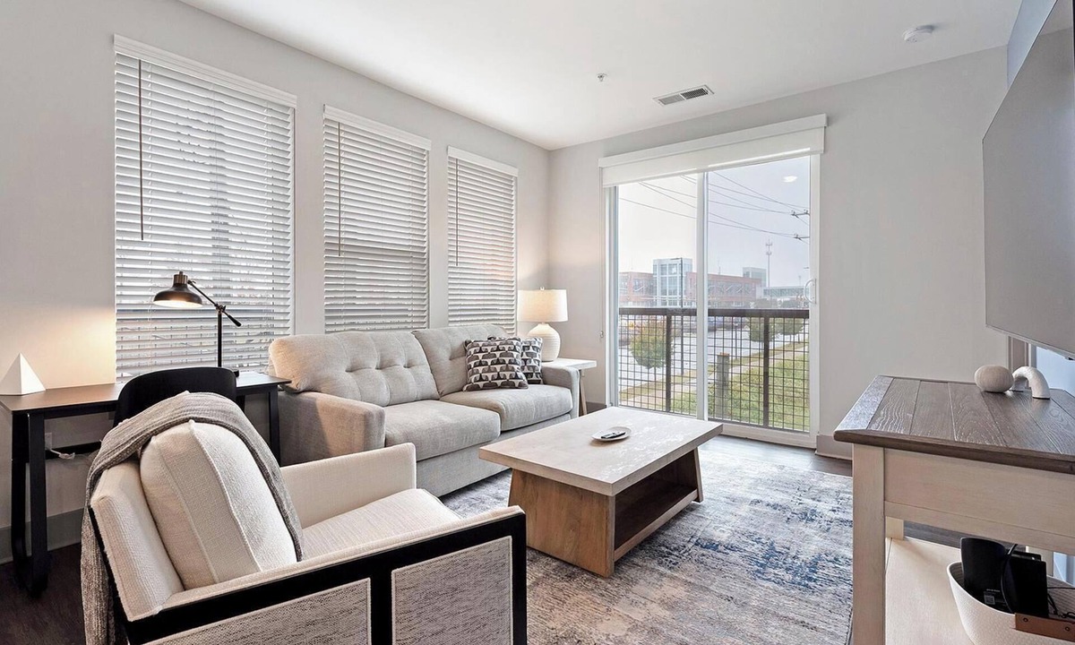 Charlotte Apartment | Landing | Incredible 2BD, Gym, Yoga Studio